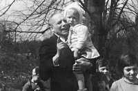 Pitter s dětmi v parku